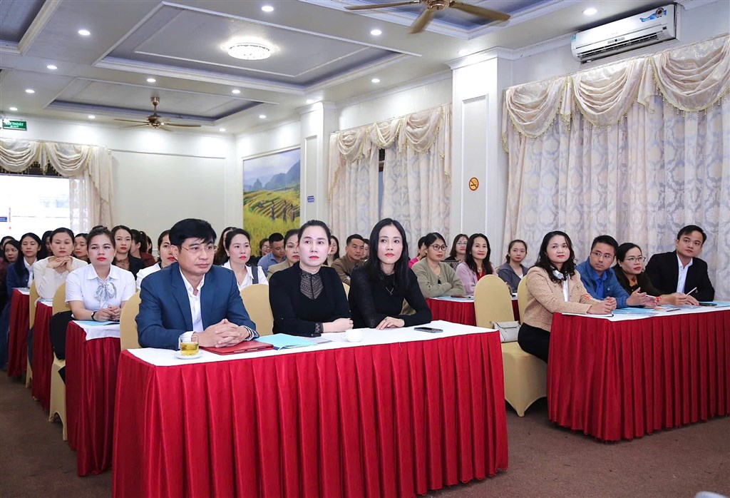 Nghệ An khai mạc lớp tập huấn nâng cao kỹ năng viết tin bài, chụp ảnh cho cán bộ truyền thông ngành y tế